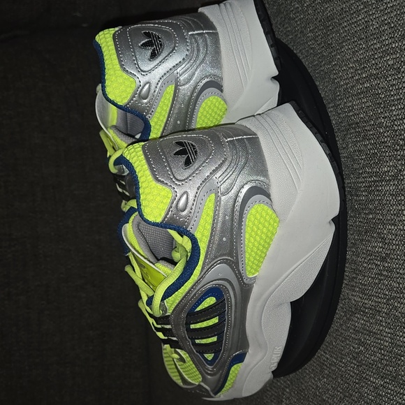 Adidas Ozmillen - Picture 3 of 7